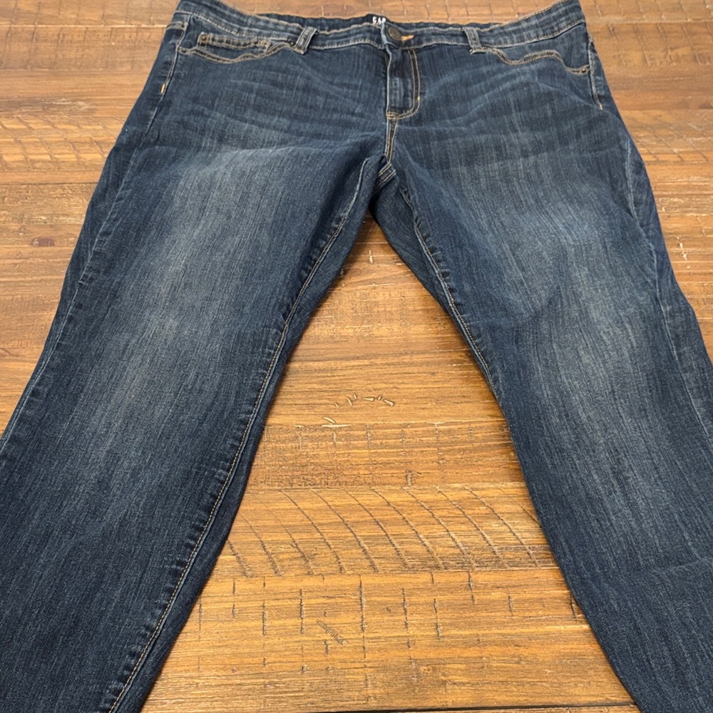 GAP Dark Wash Skinny Jeans